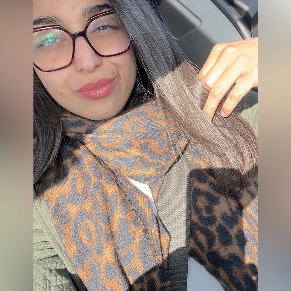 Meet your Posher, Chloe - Picture 1 of 1